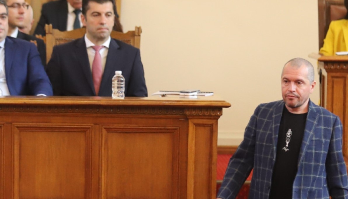 Кабинетът беше за сваляне и падна Тази коалиция беше предупреждавана